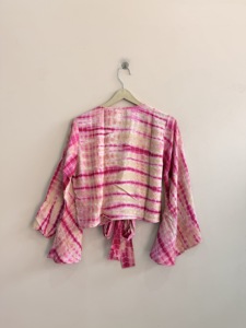 Blusa de seda al por mayor para mujer, 100% seda crepé, top retro de playa con efecto tie-dye y lazo frontal, top cruzado de seda. - Product Image 2