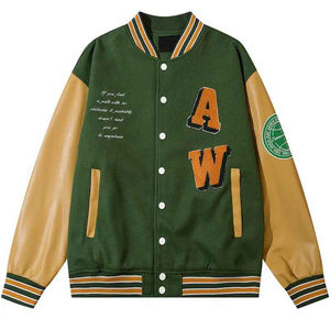 Veste universitaire vintage personnalisée pour homme, en laine verte, manches en cuir PU, broderie chenille, patch lettres, boutons pression. - Product Image 1
