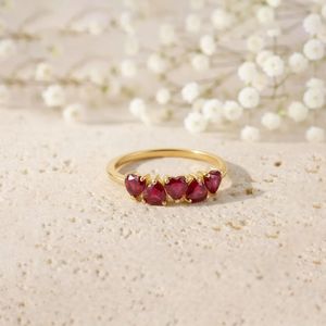 Bague en rubis en forme de cœur, délicate, bague de promesse, pierre de naissance de juillet, argent sterling 925, plaqué or 18 carats, bijoux en pierres précieuses faits à la main - Product Image 4