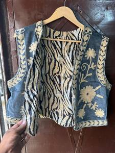 Custom Suzani Embroidery Velvet Cotton Short Vest <b>Coat</b> for <b>Women</b> Handmade Bohemian Floral Embroidered <b>Sleeveless</b> V-neck - Product Image 2