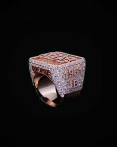 Anillo de Plata de Ley 925 con Letra Personalizada en Forma Cuadrada, con Diamantes Moissanite VVS, Micro Pavé, Estilo Hip Hop, para Uso Diario - Product Image 4