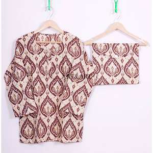 Ensemble pyjama 3 pièces pour femme en 100 % coton écologique, col élégant, motif floral, confortable, doux, couleur unie, avec pantalon, chemise et sac - Product Image 3