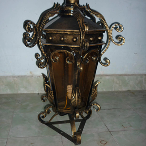 Applique murale gothique de luxe en fer forgé avec éclairage spectaculaire pour chambres, villas et maisons haut de gamme - Product Image 1