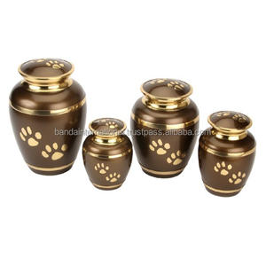 Ensemble d'urnes funéraires en laiton de haute qualité pour animaux de compagnie de 3 pièces avec empreinte de patte en étain et urnes funéraires en métal fini noir pour cendres humaines - Product Image 3