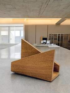 Porte-serviettes de mariage au design unique avec panneau en ardoise, bois durable et écologique pour la décoration de table à la maison, au restaurant ou au bureau - Product Image 4