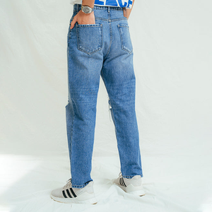 Jean ample vintage en denim brut pour homme, coupe droite oversize, jambe large, avec logo brodé personnalisé - Product Image 6