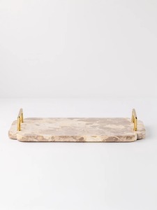 Bandeja de servir de metal con acabado dorado Marble Bass, bandeja metálica para servir en el hogar, hoteles, restaurantes y bares. - Product Image 1
