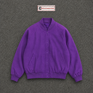 Blouson universitaire en laine violette pour homme, blouson bomber surdimensionné personnalisé avec fermeture à boutons-pression, col, poignets et ourlet côtelés, vente en gros - Product Image 5