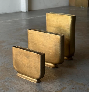 Vase à fleurs en métal antique fait à la main pour salon décor de mariage en aluminium massif coulé meilleur vendeur caractéristique du sol en laiton - Product Image 5