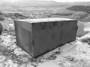 Dalles de basalte à surface flammée, durables, minimalistes, pour l'extérieur - Product Image 3