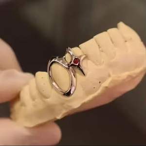 Juego de Grillz de Lujo con Dientes de Vampiro de Moissanita, Chapado en Plata 925, Perlas de Agua Dulce, Joyería Dental Removible Estilo Hip Hop - Product Image 2