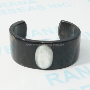 Pulsera de Hueso Artesanal Ecológica, Brazalete Abierto, Joyería Étnica Tribal de Moda para Mujer, Colección - Product Image 2