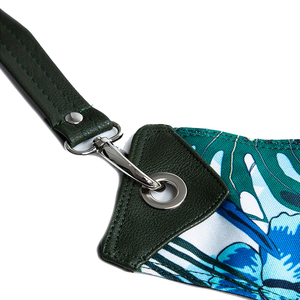 Gilet Monstera fantaisie, gilet respirant imprimé de haute qualité, exclusivement conçu pour les baristas et les mixologues. - Product Image 4