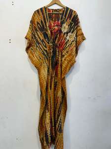 Robe Kaftan en Soie Pure Imprimée Florale Teinte à la Main, en Crêpe de Soie, Style Bohème, Taille Naturelle, Plumes Écologiques - Product Image 6