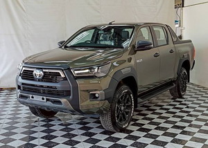 Toyota Hilux <span class=keywords><strong>Double</strong></span> <span class=keywords><strong>Cabine</strong></span> <span class=keywords><strong>Pick</strong></span>-<span class=keywords><strong>up</strong></span> d'<span class=keywords><strong>occasion</strong></span> 2025 de haute qualité - Product Image 4