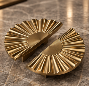 Poignée de porte Sunburst Fan, finition or antique, poignée de meuble demi-lune cannelée, quincaillerie décorative pour intérieurs de luxe - Product Image 5