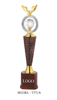 Trofeo de metal moderno, diseñado para el reconocimiento, adecuado para escuelas, oficinas y torneos deportivos en todo el mundo.
