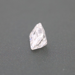 Diamante Ético de Corte Esmeralda de 0.85 Ct, Color D, Claridad IF, Diamante LGD HPHT, Documentado por IGI, Elegante para Joyería Personalizada al por Mayor - Product Image 3