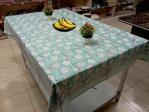 Mantel de Lona de Algodón Indio Ecológico, Hecho a Mano, con Estampado Floral Moderno, Color Verde, para Mesa de Comedor de 6 a 8 Personas - Product Image 3