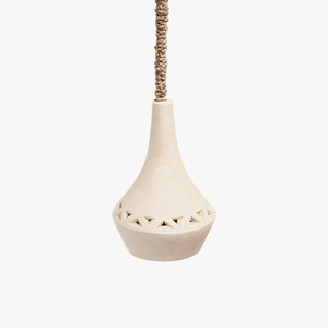 Le luminaire suspendu en céramique présente un design triangulaire simple et un élégant cordon en corde pour une lueur LED douillette près du lit. - Product Image 1