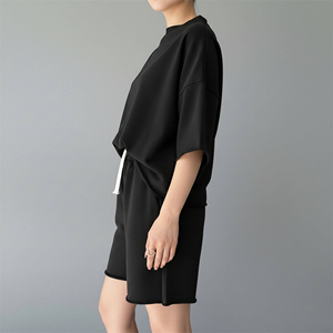 Ensemble court 2 pièces en molleton 100 % coton avec dentelle pour femme, style streetwear, personnalisable avec logo, coupe oversize, OEM/ODM, 100 % coton, idéal pour l'été - Product Image 2