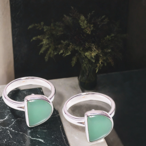 Anillo de Boda de Plata de Ley 925 Hecho a Mano Estilo Étnico de Alta Calidad con Gema de Crisoprasa Verde Natural - Product Image 2