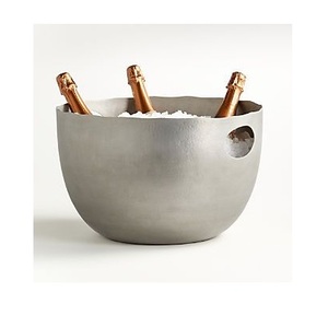 Grand seau à glace gris mat en métal, fait main, avec bord organique, style industriel sophistiqué, pour événements - Product Image 2