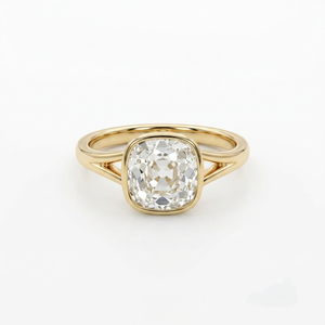 Bague de mariage pour femme en or jaune 18 carats avec diamant de laboratoire taille coussin, sertissage à clos, certifiée IGI, pour usage quotidien - Product Image 1