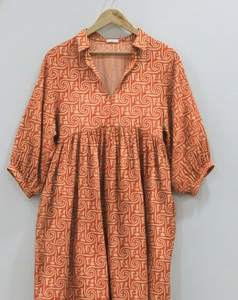 Robe midi formelle pour femme, à motifs floraux, tie-dye, dessinée à la main, ethnique |   Robe simple en coton 100% écologique, respirante, taille naturelle, coupe trapèze - Product Image 5