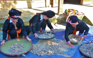 น้ำมันสไตรักซ์เบนโซอินขายส่ง คุณภาพสูง น้ำมันสกัดจากธรรมชาติ สำหรับน้ำหอม สบู่ และผลิตภัณฑ์ดูแลผิว - Product Image 3