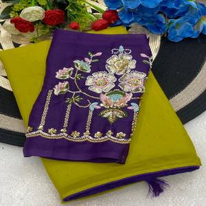 Sari de luxe VASTRA COTTAGE en Georgette avec broderies florales lourdes et bordure festonnée - Product Image 1