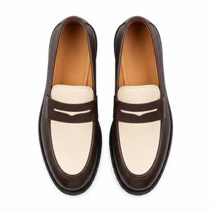 Mocassins Penny bicolores marron et beige pour hommes avec semelle épaisse - Product Image 1