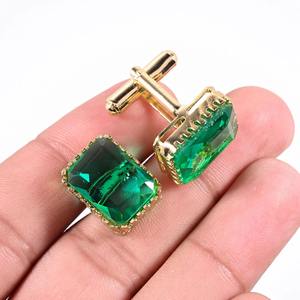 Boutons de manchette classiques en or poli avec pierre vert émeraude Rafay Gemstone pour homme, bijoux de mariage, cadeau pour le marié, accessoires formels - Product Image 1