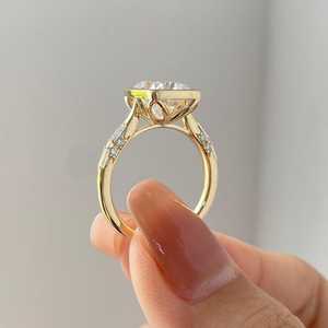 Anillo de Oro con Diamante Cultivado en Laboratorio de 3.03CT, Corte Cojín, Oro Sólido de 18K, Regalo Romántico para Novia, Amuletos de Boda - Product Image 5