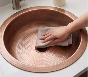 Évier en cuivre martelé à la main, style vintage, vasque ronde, construction métallique, idéal pour les cuisines contemporaines de style farmhouse - Product Image 2