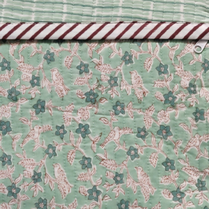 Funda Ecológica para Portátil de Algodón Acolchado con Estampado Floral Hecho a Mano en Jaipur, Cierre de Cremallera y Múltiples Bolsillos para Uso Diario - Product Image 2