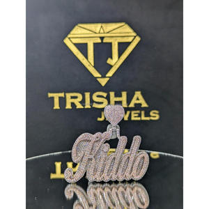 Pendentif personnalisé avec nom, serti de diamants VVS cultivés en laboratoire, argent 925, bijoux personnalisés pour rappeurs et hip-hop, par Trisha Jewels - Product Image 1