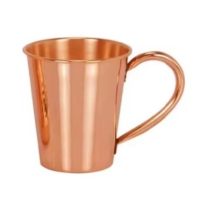 Taza de cobre hecha a mano con bordes lisos y acabado pulido para una experiencia de bebida premium - Product Image 1
