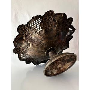 Cuenco para servir de metal bronce con un tono dorado que eleva instantáneamente el estilo de tu cocina, increíblemente elaborado por ARTISTIQUE. - Product Image 5