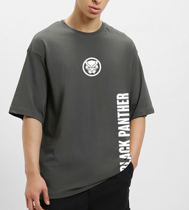 เสื้อยืดคอตตอนผู้ชายพิมพ์ลาย DTF แบบกำหนดเอง คุณภาพพรีเมียม คอกลม สวมใส่สบาย ระบายอากาศได้ดี เนื้อผ้านุ่ม ผู้ผลิตแบบ OEM และ ODM - Product Image 1