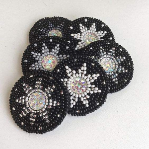 Sous-verre de Noël en perles de rocaille fait main, design personnalisable, style bohème de haute qualité pour thé et café - Product Image 6