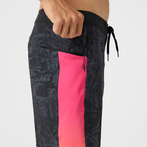 Shorts de bain pour hommes personnalisés, écologiques, de style urbain, unis - Maillot de bain de créateur, taille élastique, respirant, séchage rapide - Product Image 4