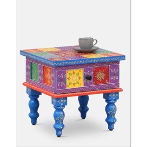 Table d'appoint irrégulière en bois de Sheesham sculpté à la main, motif floral traditionnel, accents peints à la main en noyer Aqudus Saleem, 44x44x50cm - Product Image 5
