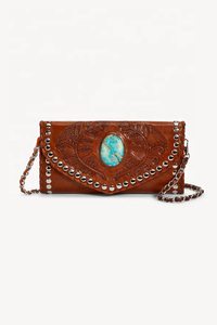 Diseño de pluma impresa a mano real que rodea una piedra turquesa en la solapa, con pasador de plata y detalle de tejido - Product Image 5