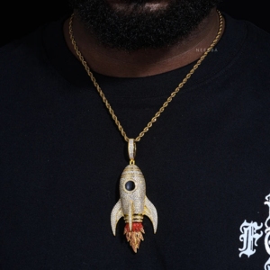 Colgante de Cohete de Moissanita - Colgante de Cohete Esmaltado Estilo Goteo de Plata 925, Joyería Streetwear Iced Out con Piedras Engastadas a Mano - Product Image 1