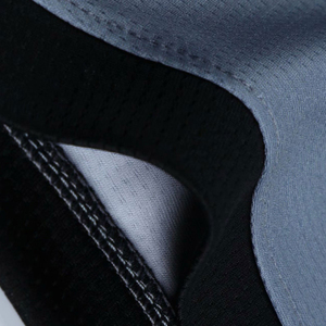Uniforme de basket-ball de qualité supérieure avec impression personnalisée du numéro et du nom, fabriqué en tissu respirant. - Product Image 4
