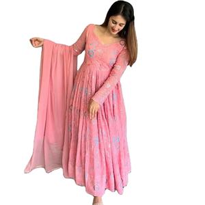 SHREE INDIAN EXPORTS Presente Comodidad personalizada Vacaciones de verano y uso diario Vestido Anarkali con conjunto Dupatta elegante para uso adulto - Product Image 1