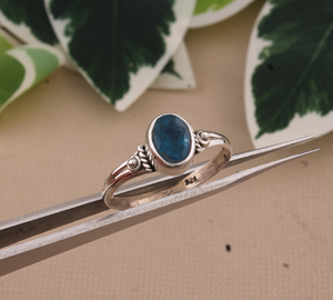 Anillo con Bisel de Apatita Azul Neón Natural, Plata de Ley 925, Gema de Color Paraíba, Joyería de Piedra Azul para Mujer, Fiesta - Product Image 1
