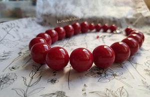 Collar de cuentas rojas para mujeres y hombres, estilo casual, joyería de resina acrílica, pieza de moda. - Product Image 2