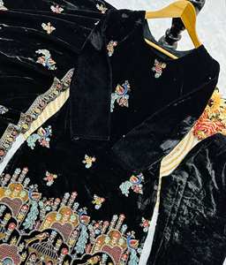 Traje exclusivo de diseñador en tela georgette, top y pantalón con dupatta con bordado de lentejuelas y trabajo de corte. - Product Image 6